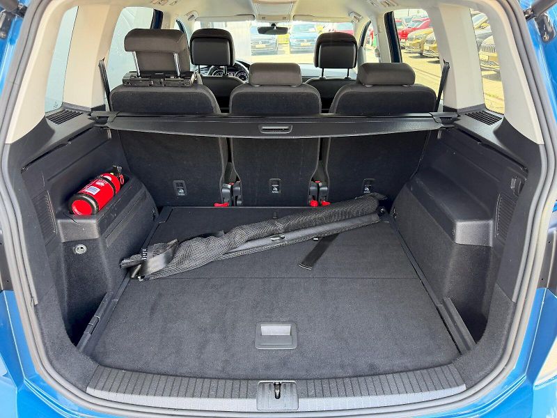 Volkswagen Touran (2019) 1.5 TSI 110kW R-LINE Comfort - fotka 32 z 35