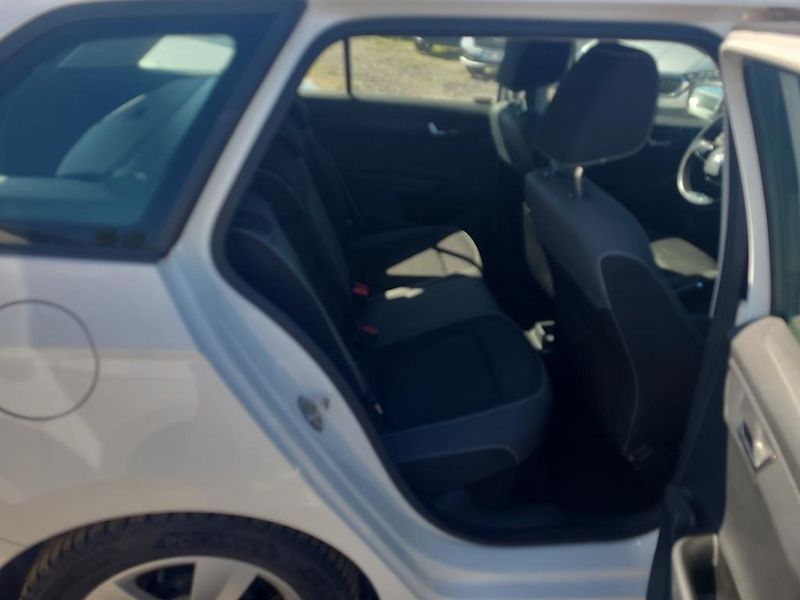 Škoda Fabia (2021) Ambition 1,0 TSI 70 kW 5M - fotka 9 z 14