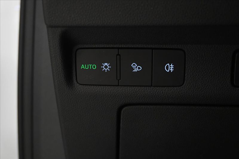 Škoda Enyaq iV 80 150kW SoH 94,5% Záruka a - fotka 27 z 32