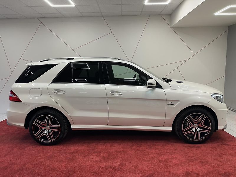 Mercedes-Benz Třídy M (2012) ML63 AMG DESIGNO*PANO*CZ*TAŽNÉ - fotka 5 z 19