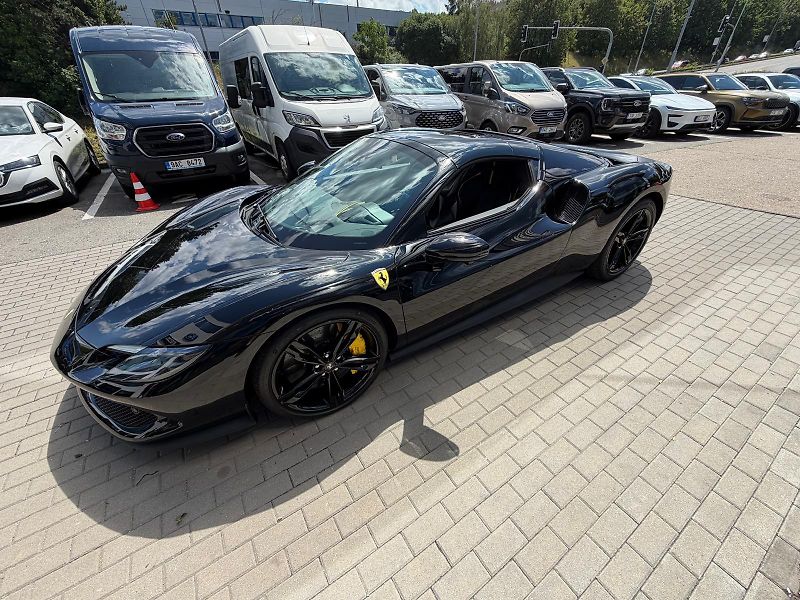 Ferrari 296 GTS (2025) - fotka 6 z 12