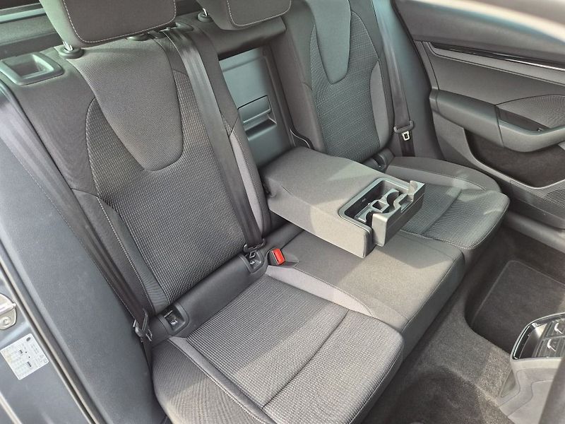 Škoda Octavia Selection 1.5 TSI 110 kW - fotka 19 z 32