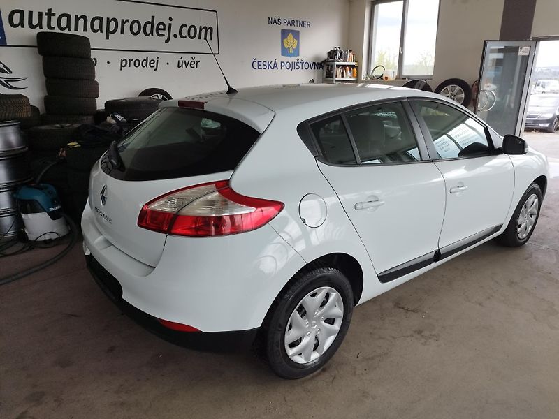 Renault Mégane (2015) 1,6i 81KW klima najeto 99000 - fotka 5 z 29