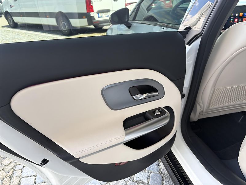 Mercedes-Benz CLA 200 Progressive Premium - fotka 18 z 30