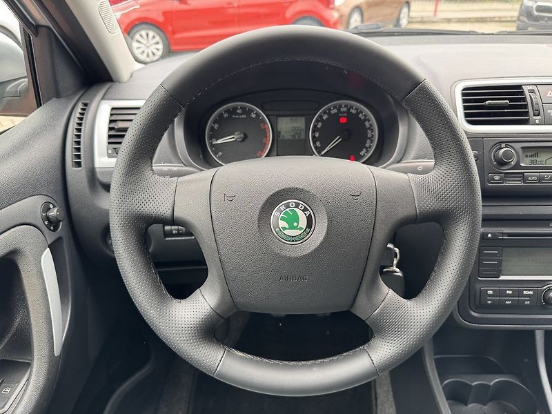 Škoda Fabia (2009) 1.4 16V Digi Klima Tempomat - fotka 7 z 50