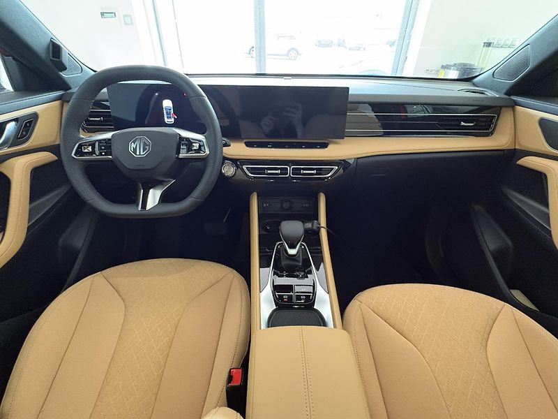MG HS (2026) PHEV emotion - fotka 9 z 17