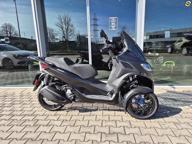 Piaggio MP3 300 (2026) MP3 310 SPORT - fotka 3 z 24