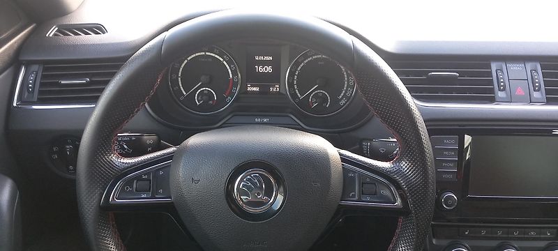 Škoda Octavia RS 2.0 TDI 135kW - fotka 16 z 30