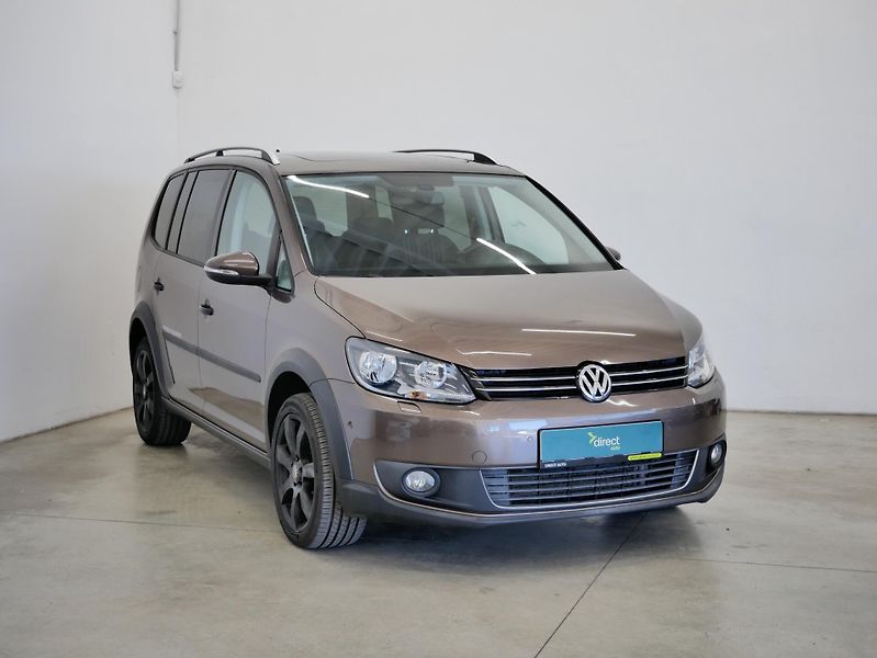 Volkswagen Touran - fotka 4 z 6