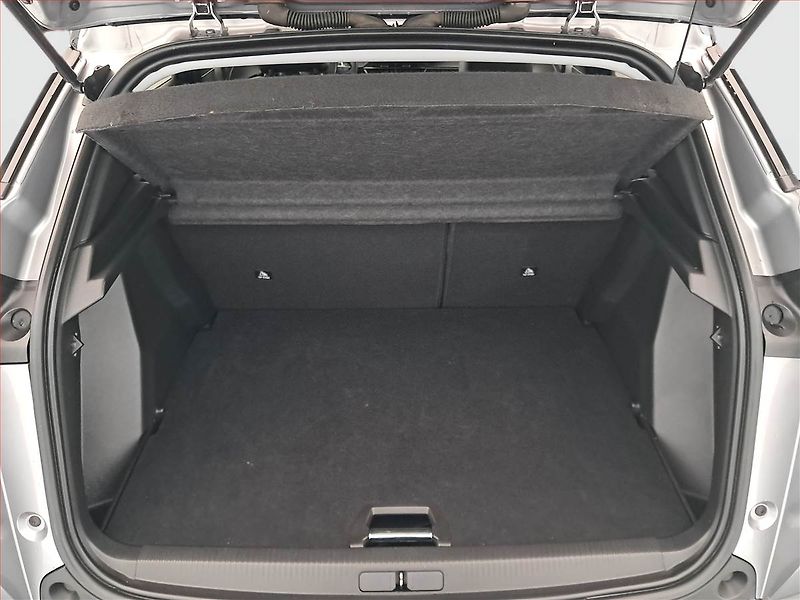 Peugeot 2008 (2022) Allure 50 kWh, SoH 90% - fotka 14 z 23
