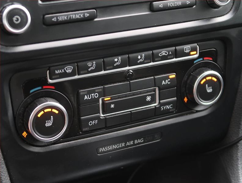 Volkswagen Golf (2013) Comfortline 2.0 TDI, Automat - fotka 19 z 20