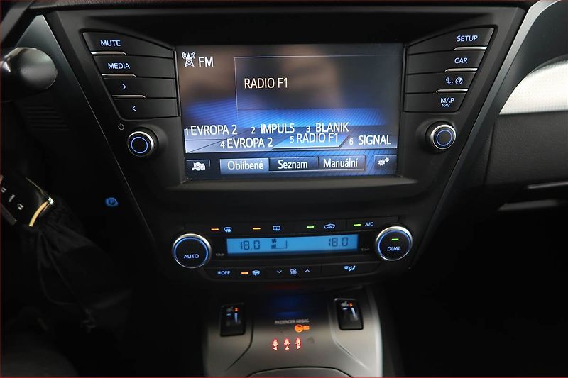 Toyota Avensis (2015) 2.0 D-4D, Serv.kniha, Tempomat - fotka 12 z 18