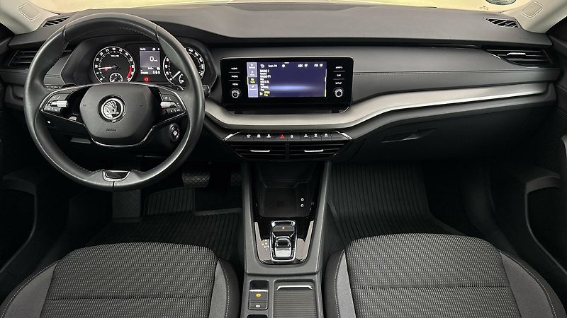 Škoda Octavia 2.0 TDI DSG Ambition - fotka 8 z 26