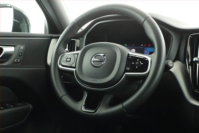 Volvo XC60 (2023) B4 AWD - fotka 19 z 25