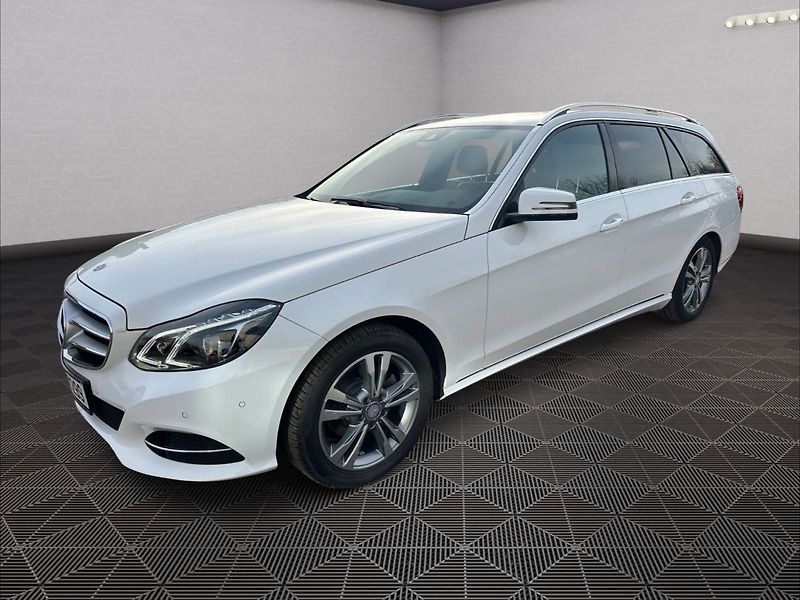 Mercedes-Benz Třídy E (2016) 220Cdi Avantgarde 9G-Tronic - fotka 3 z 25
