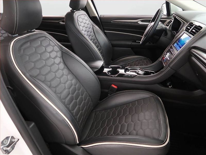 Ford Mondeo (2020) Vignale 2.0 EcoBlue, 4X4 - fotka 9 z 21