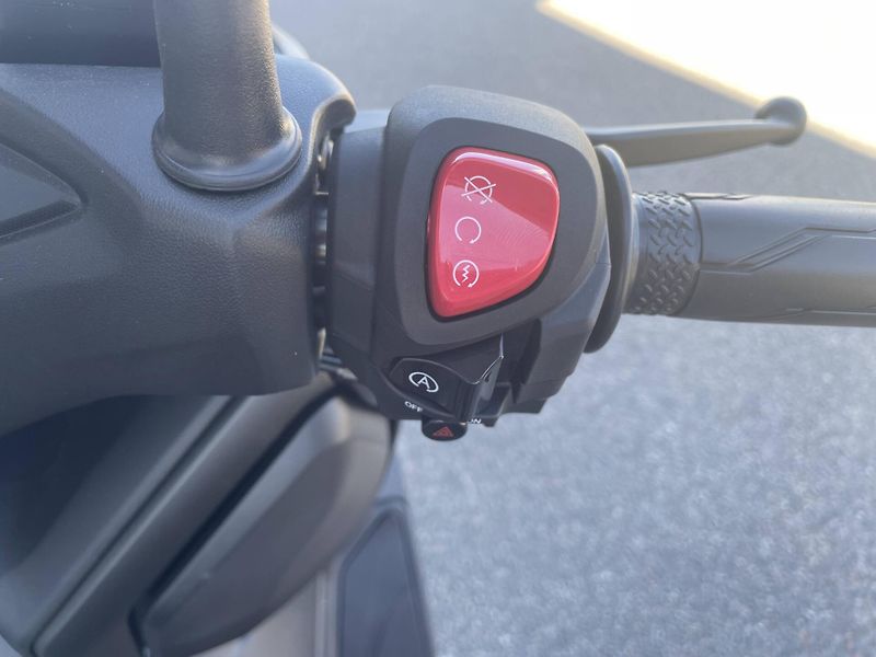 Yamaha (2026) XMAX 125 EU5+ - fotka 12 z 12