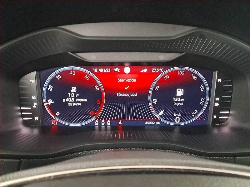 Škoda Karoq (2022) Sportline 1.5 TSI - fotka 11 z 23