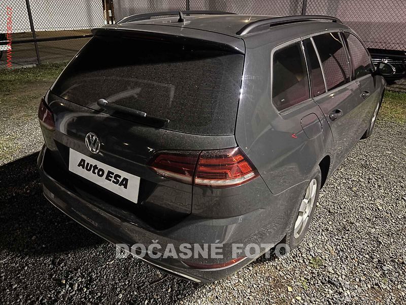 Volkswagen Golf (2018) 1.6 TDi, AT, autoAC - fotka 2 z 3
