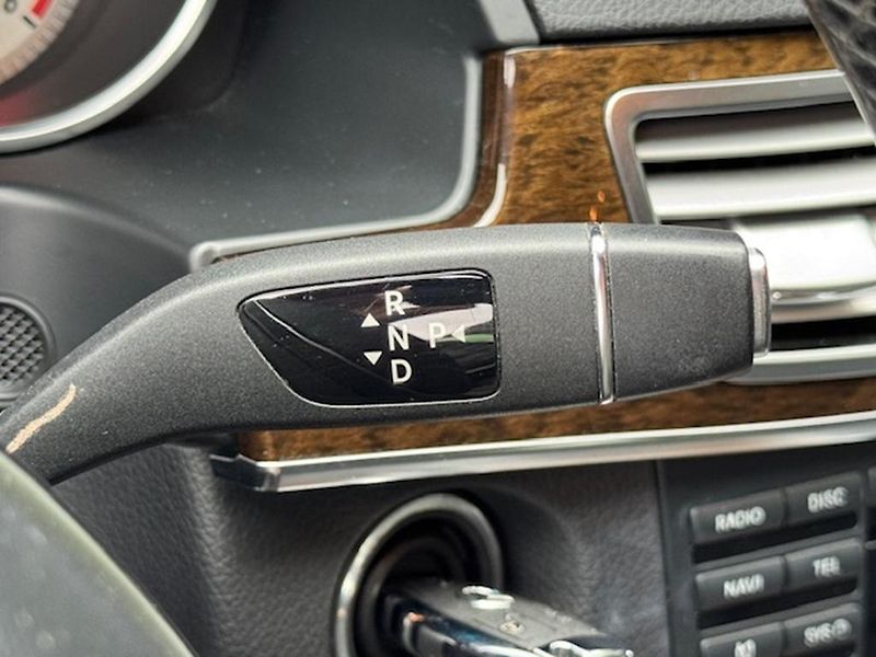 Mercedes-Benz Třídy E MB E 200 CDi kombi - fotka 24 z 35