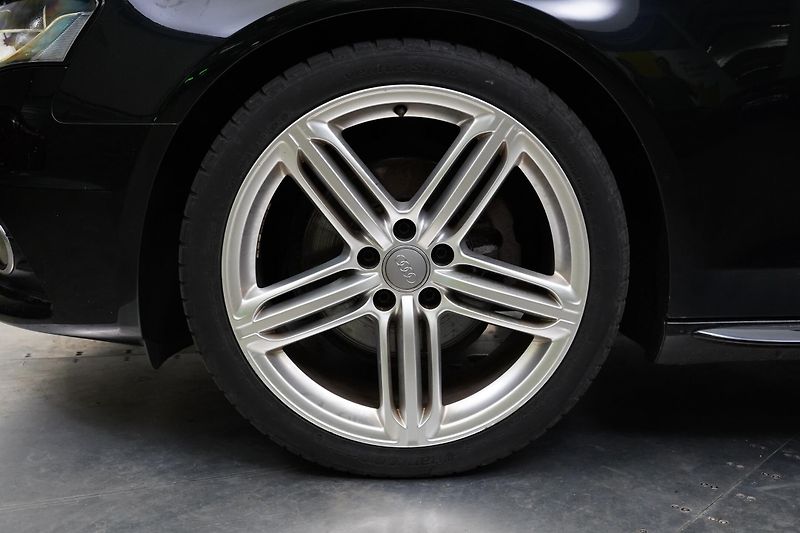 Audi A4 - fotka 10 z 25