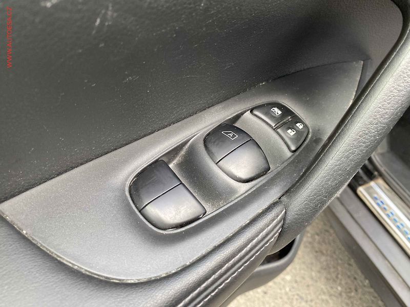 Nissan X-Trail (2019) 1.7 dCi 4x4, Tekna, LED - fotka 13 z 19