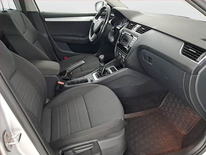 Škoda Octavia (2016) 2.0 TDI, Navi, Tempomat - fotka 9 z 20