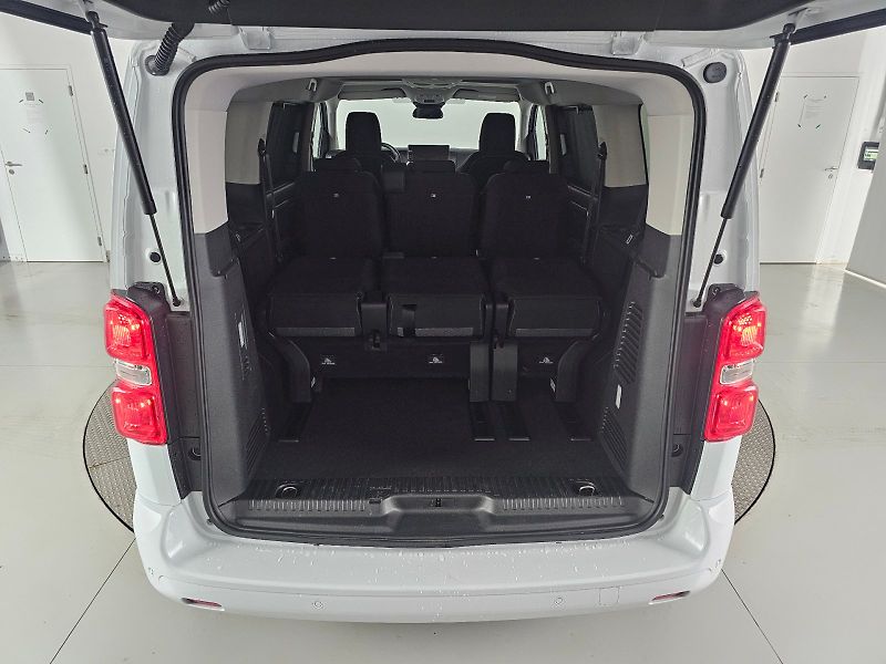Toyota ProAce Verso (2025) 2.0D 106kW FAMILY WEBASTO 8S - fotka 31 z 31