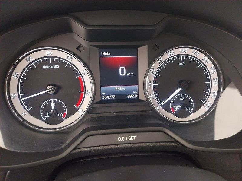 Škoda Octavia (2017) Style 1.4 TSI, Tempomat - fotka 11 z 21