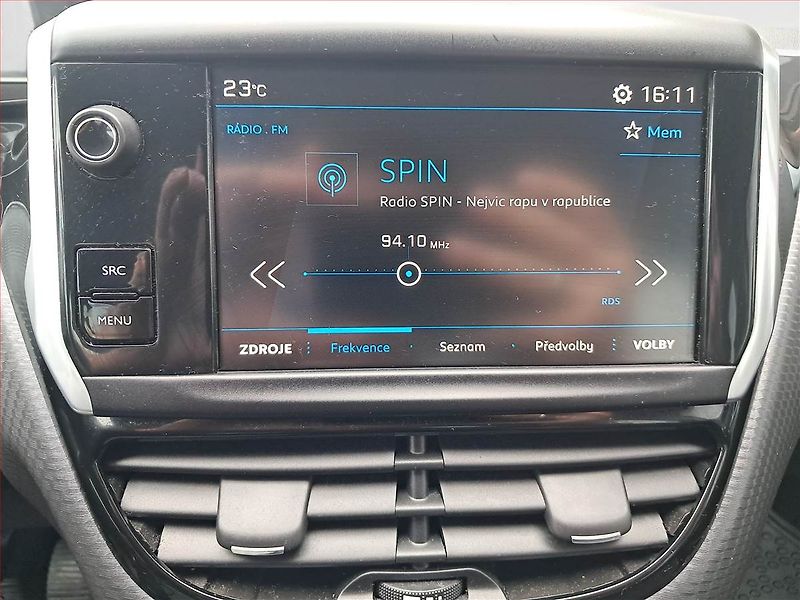 Peugeot 2008 (2019) 1.2 PureTech, Serv.kniha - fotka 13 z 17