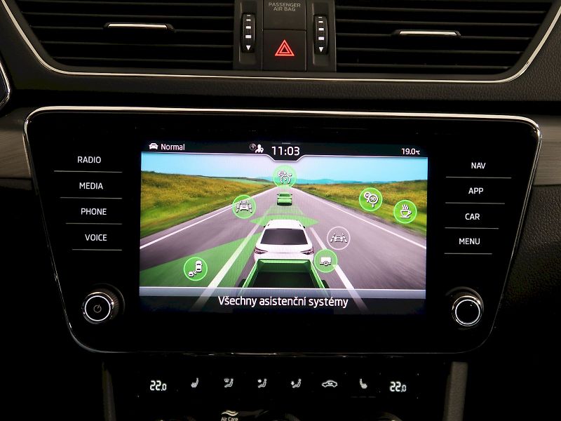 Škoda Superb (2022) STYLE 2.0TDI 147KW 4x4 DSG TAŽ - fotka 29 z 40