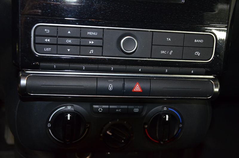 Citroën C3 (2017) 1.2i 60kw Feel Pack - fotka 10 z 12