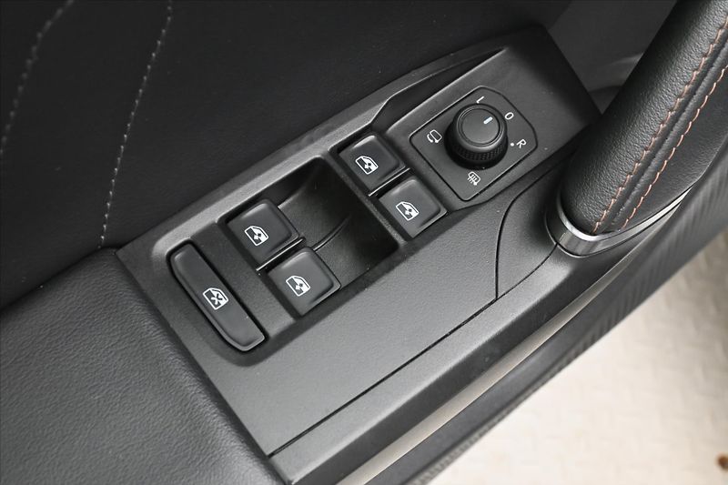 Cupra Formentor 2,0 TDI 110kW DSG 4x4 Záruka a - fotka 25 z 31