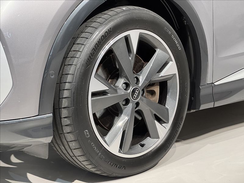 Audi Q4 e-tron 150kW S-Line LED Kamera - fotka 5 z 45