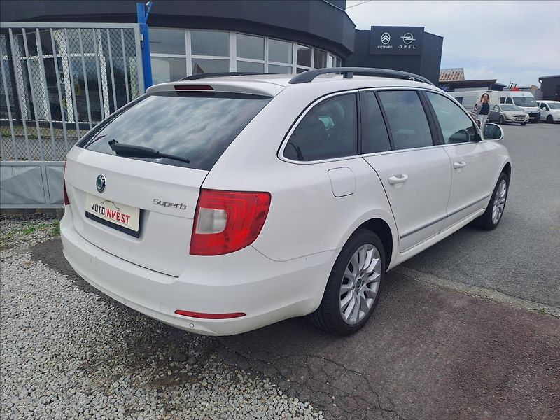 Škoda Superb 2,0 TDI DSG KOUPENO CZ - fotka 3 z 16