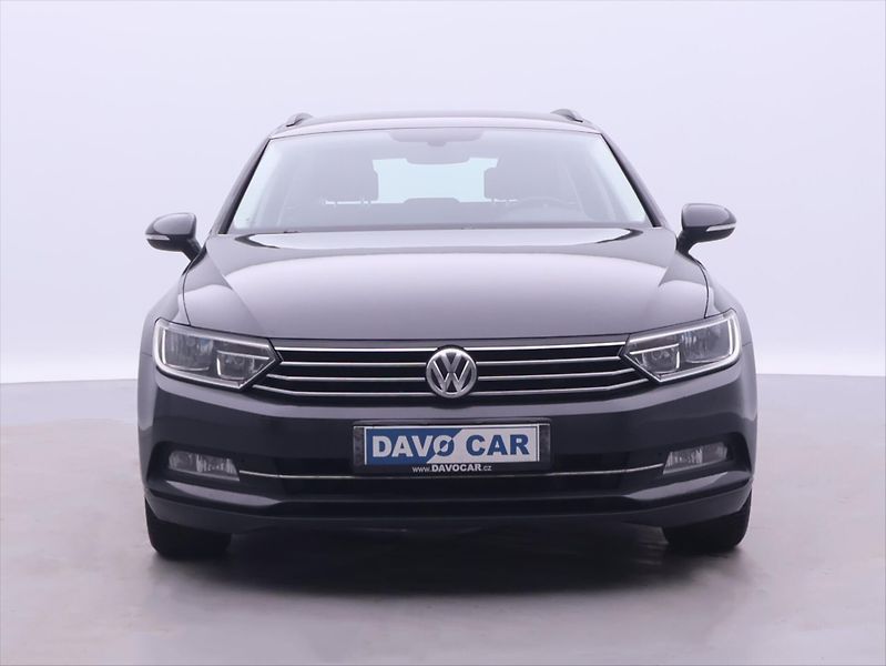 Volkswagen Passat 2,0 TDI 110kW DSG Comfort Navi - fotka 2 z 31