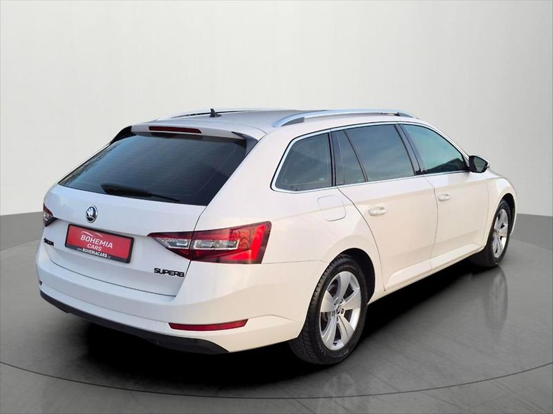 Škoda Superb 2,0 TDI 110 KW STYLE DSG ČR - fotka 7 z 26