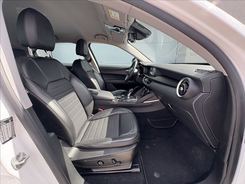 Alfa Romeo Stelvio 2,2 jtd 154 KW 4x4 - fotka 17 z 20