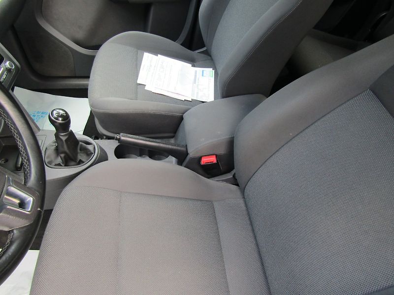 Volkswagen Caddy (2015) MAXI 1.6 TDI 75kW  7 MÍST - fotka 19 z 44