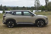 Boční linie jsou typické pro SUV.