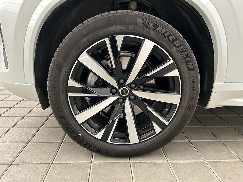 Volvo XC90 2.0 B5 4x4 . - fotka 10 z 26