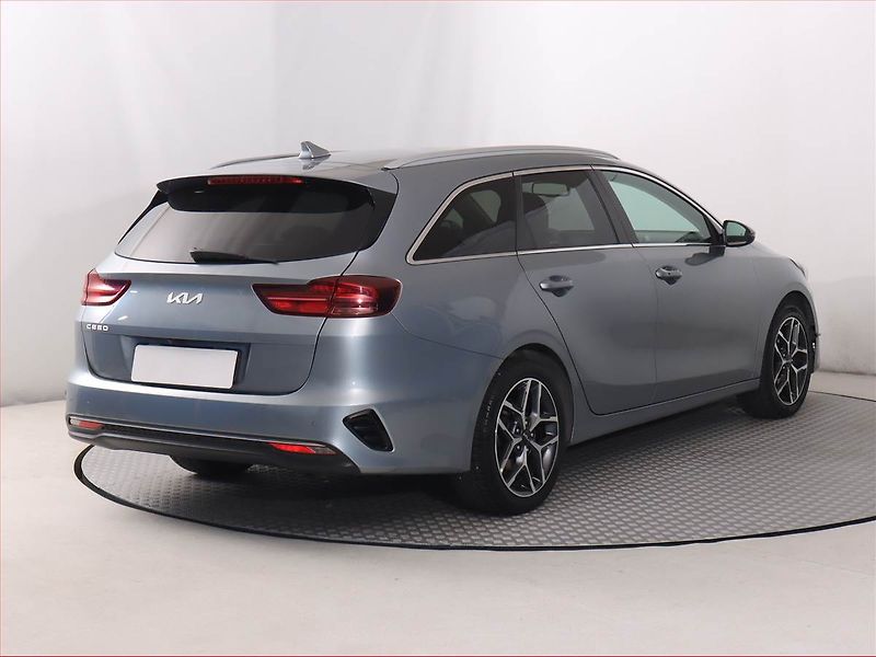 Kia Ceed (2021) 1.5 T-GDI, Automat, Serv.kniha - fotka 5 z 19