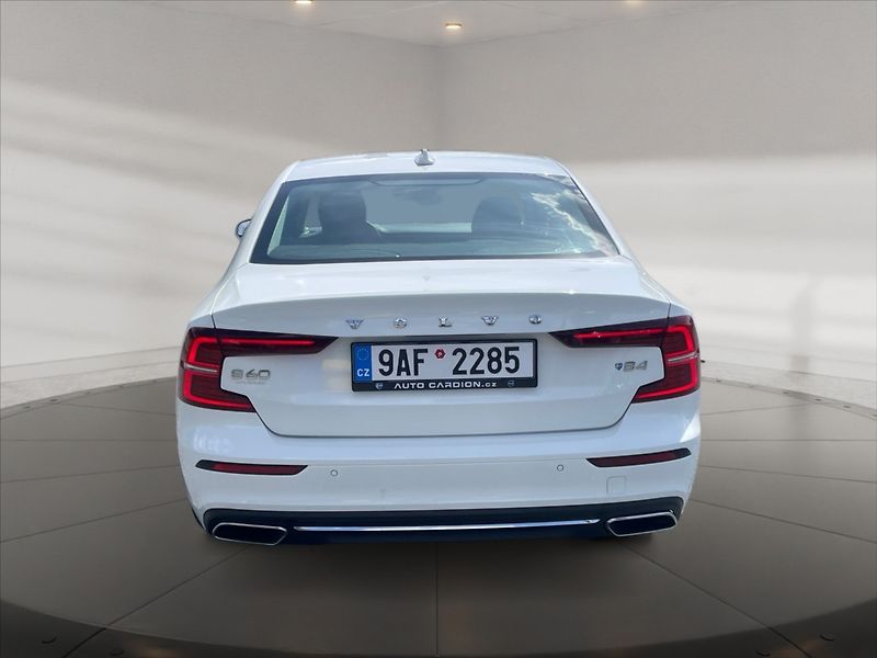 Volvo S60 2,0 B4 Inscription AT - fotka 5 z 11