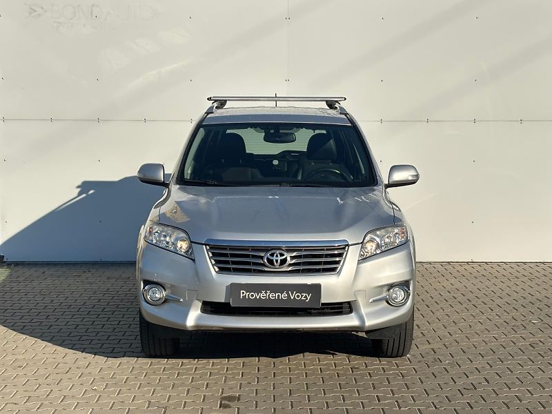 Toyota RAV4 2.2 D-4D 4x4 110kW - fotka 4 z 27