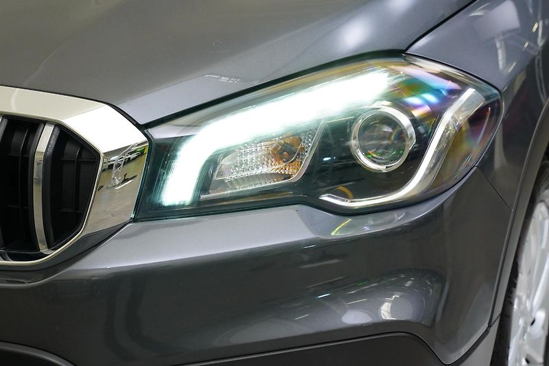 Suzuki SX4 S-Cross - fotka 9 z 25