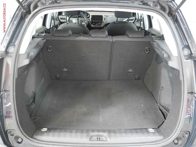 Peugeot 2008 (2018) 1.2PT, 2.maj,ČR, servis - fotka 7 z 17