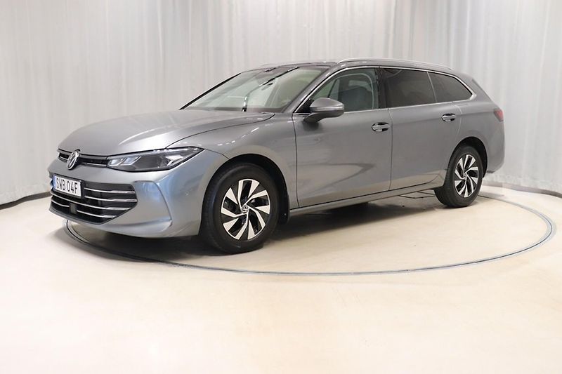 Volkswagen Passat 1.5 eTSI Kessy Webasto Tažné - fotka 1 z 12