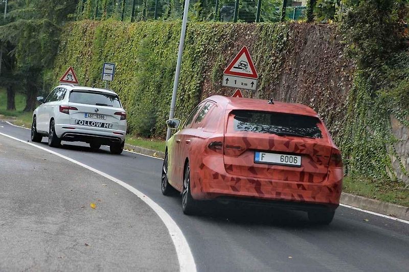 Škoda Octavia Combi IV se zatím skrývá pod kamufláží