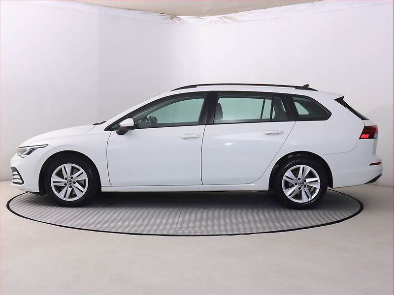 Volkswagen Golf (2021) Life 2.0 TDI, Serv.kniha, Navi - fotka 3 z 23