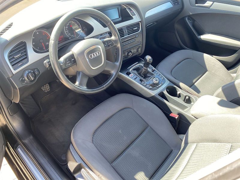 Audi A4 (2008) Avant 2.0 TDI - fotka 6 z 28
